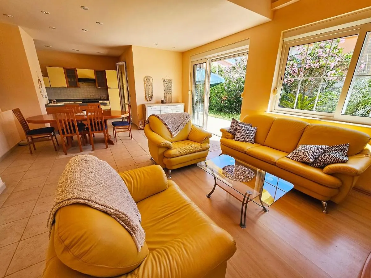 Holiday Sun House Villa Vir 0*,